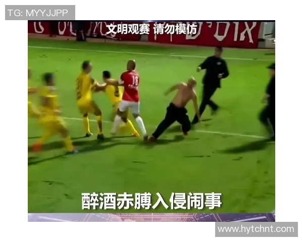 足球巨星赛场争锋互指对方引发激烈争议与球迷热烈讨论