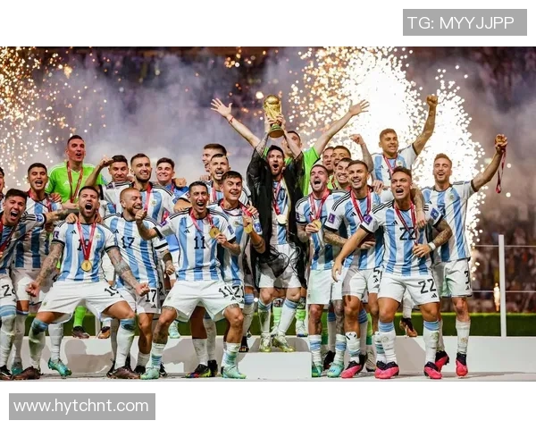 足球球星纪录传奇解析：从梅西C罗到贝利马拉多纳的巅峰成就